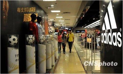 阿迪達斯可口可樂等外企上社會責任黑榜 阿迪達斯可口可樂等外企上社會責任黑榜