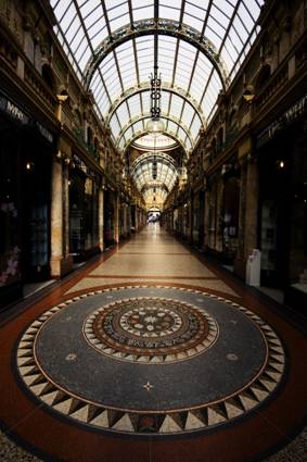 服裝行業:合肥奢侈品牌“招兵買馬”也“奢侈 服裝行業:合肥奢侈品牌“招兵買馬”也“奢侈